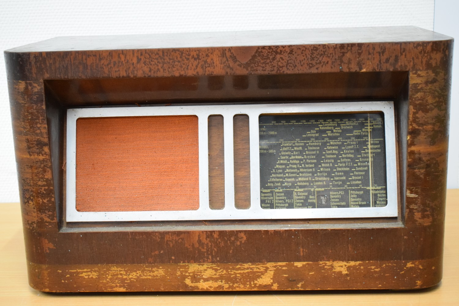 Waldorp Type 115 Tube Radio  			